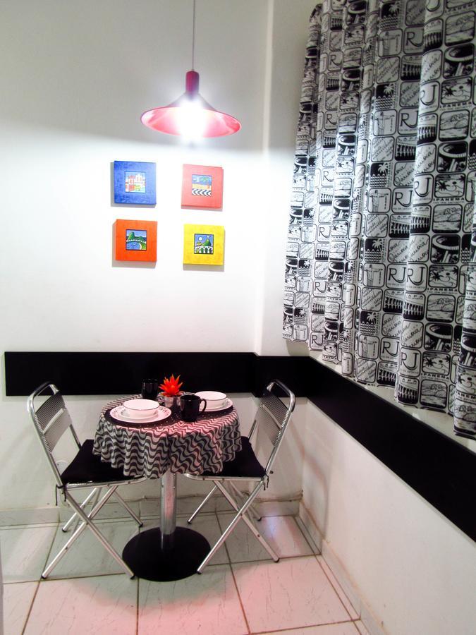 Apartamento Lindo E Economico! Quadra Praia Copacabana